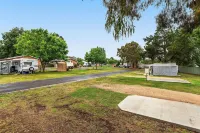 Fossicker Caravan Park Hotels in Glen Innes