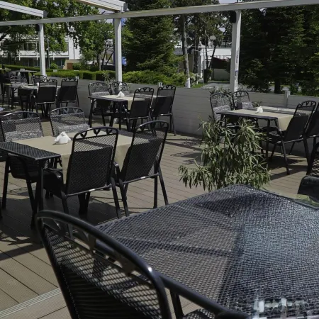 Hotel Decebal Отели рядом с достопримечательностью «Спа-комплекс Mangalia»