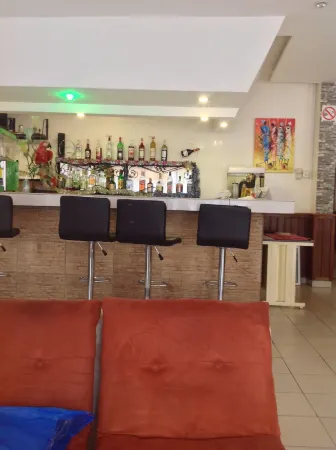 Ouaga Beach Hotel Отели в г. Kadiogo