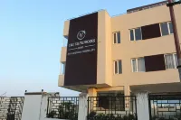 The Vrindwoods Các khách sạn gần Govinda Dev ji