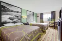 Super 8 by Wyndham Green River - 駐車場