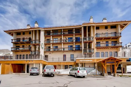 1卧室公寓+帶甲板的閣樓 - 可住6人 - 無清潔費！由RedAwning提供