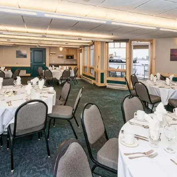 Park Point Marina Inn