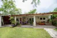 Jungle House in Cenote & Mayan Ruins Area & Tree House- 2miles from the beach. Hotels near Playa "El Cielo"