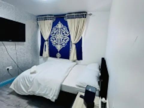 OYO Unique Private Rooms - Bolton Central, Free Parking Hotels in Bolton