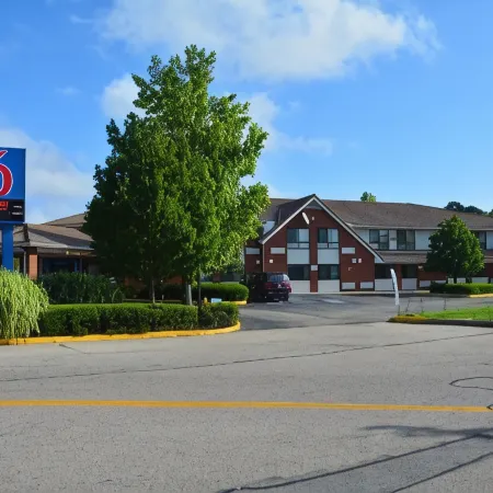 Motel 6 Newport, RI
