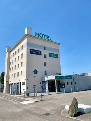 AKA Lodge Lyon Eurexpo Arena Stadium Hotels in Meyzieu