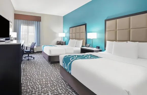 帕里斯拉昆塔温德姆套房酒店