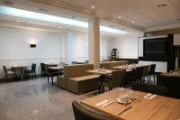 Hostal Carlos III - breakfast