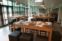 Denham Grove - breakfast