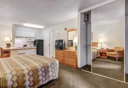 Studio 6 Tucker, GA - Atlanta Northlake Отели рядом с достопримечательностью «Stone Mountain Covered Bridge»