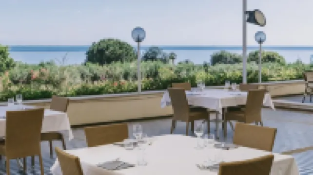 阿利庫迪島 M 俱樂部