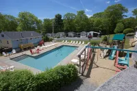 Drake's Island Resort & Cottages - Pools