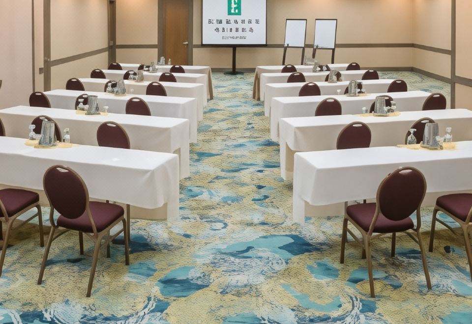 엠버시 스위트 바이 힐튼 시애틀 타코마 인터내셔널 에어포트