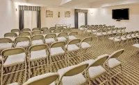 La Quinta Inn & Suites by Wyndham Fowler Hotel a Selma