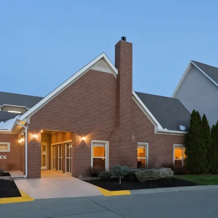 Residence Inn by Marriott Canton Отели в г. Плейн Тауншип