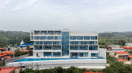 Pohang Madame Annette Pool Villa - Dogs Allowed Отели рядом с Аэропорт Пхохан