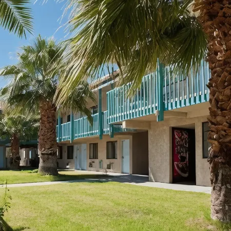 Days Inn & Suites by Wyndham Needles