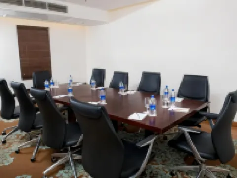 維萬塔科倫坡機場花園 尼甘布酒店