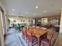 Cromwell Manor Inn - breakfast