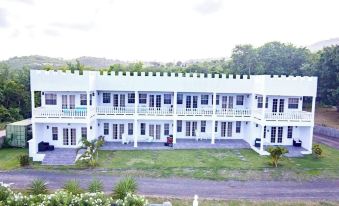 Castles in Paradise 1bd Apt C6 by Zenbreak