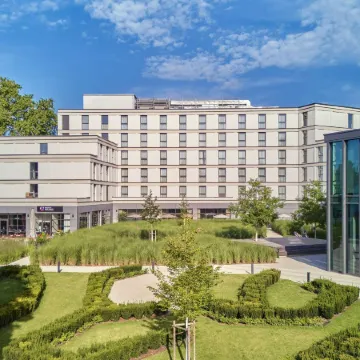 Dorint Parkhotel Frankfurt/Bad Vilbel Отели рядом с достопримечательностью «Харнхайм»