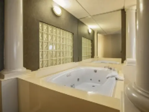 Quality Inn and Suites St Charles -West Chicago Hotels in Kane County