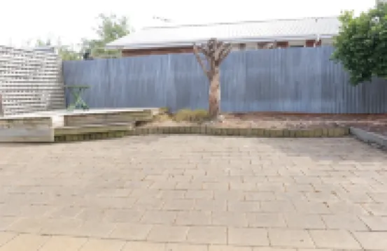 克羅尼爾汽車旅館