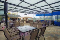 Pujiang Yinglan Hepan Hotel - Barer
