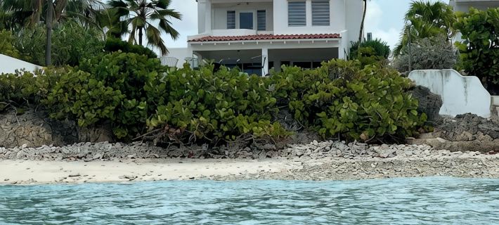 Beautiful oceanfront villa with beach and great house reef Ξενοδοχεία στην πόλη Kralendijk