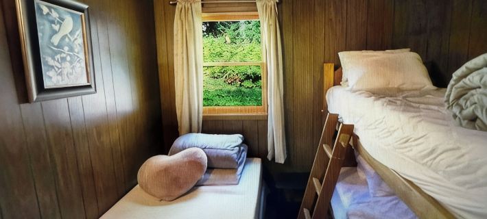 Charming 2-Bedroom Cottage Lake Property with Kayaks Firepit and Great Fishing! Hotéis em Langlade County