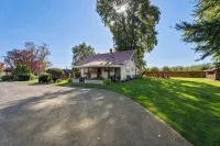 Historic 1915 Wine Country Home: 3 Queens, 2 Twins, WiFi & AC, 23 Acres - 3-Star