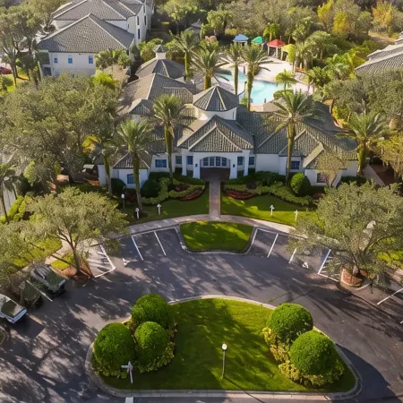 apartment legacy court Kissimmee close to Disney parks with heated pool