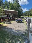 Cozy 2-bedroom RV in amazing Pipestem with AC, WiFi and Heat Smart TV - Homestays
