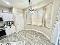 Sunset Retreat! Quiet, gated community, close to hiking and restaurants