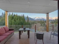 Alaska Slopes | Hot Tub, Gym & Guest House Hotels near Bear Cub