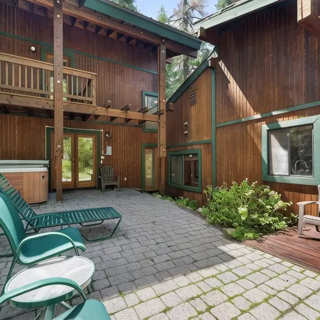 Spacious Donner Lakeview Home