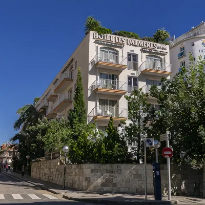 Hotel Dwo les Palmeres Hotels near Platja de les Roques