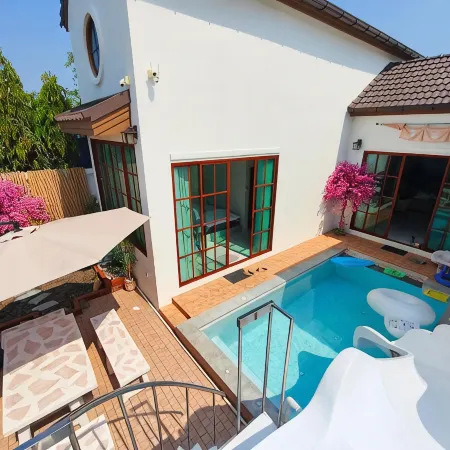 Konijiwa Bangsaen Private Pool