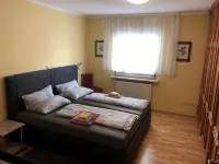 Ferienhaus für 6-8 Personen - Zentral und Sehr Geräumig mit Überdachter Terrasse