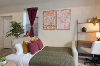 NEW! 3BR/2.5 Bath/15min-NYC /5min-PATH Train, Yard, Gameroom, Parking- SLEEPS 12 - Balcony