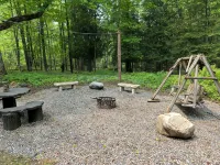 Bear's Den, A cozy 3-bedroom cabin in mature woods on Neebish Island with WiFi