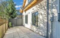 Most Private & Spacious 2 Bed/1 Full Bathroom Laneway House - Bungalows