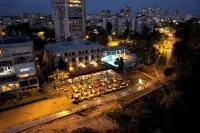 Tema 242 Hotel