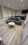 Modern 1-Bed Penthouse — Steps from Old Trafford