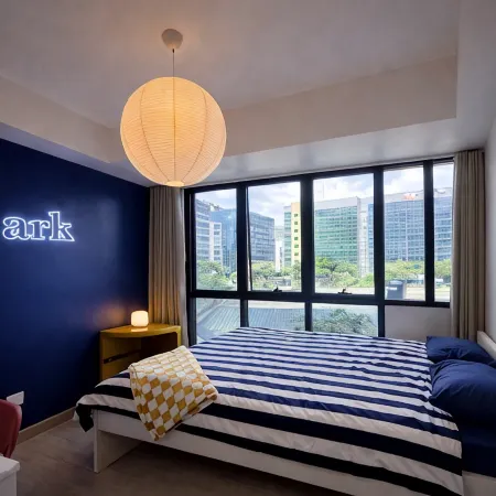 1BR Florence McKinley | Near Venice Mall & BGC