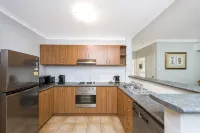 Central East Perth Flat with Pool & Gym Access - Condos