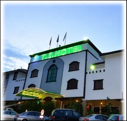 TS Hotel - Taman Rinting