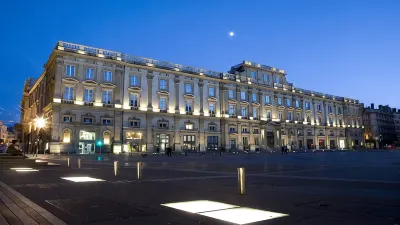 Hotel Charlemagne By Happyculture Hotels in der Nähe von La Confluence
