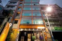 Taipei Travelers International Hostel - イン(INN)